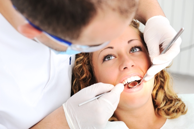 Jak pečovat o zuby a vyhnout paradentóze