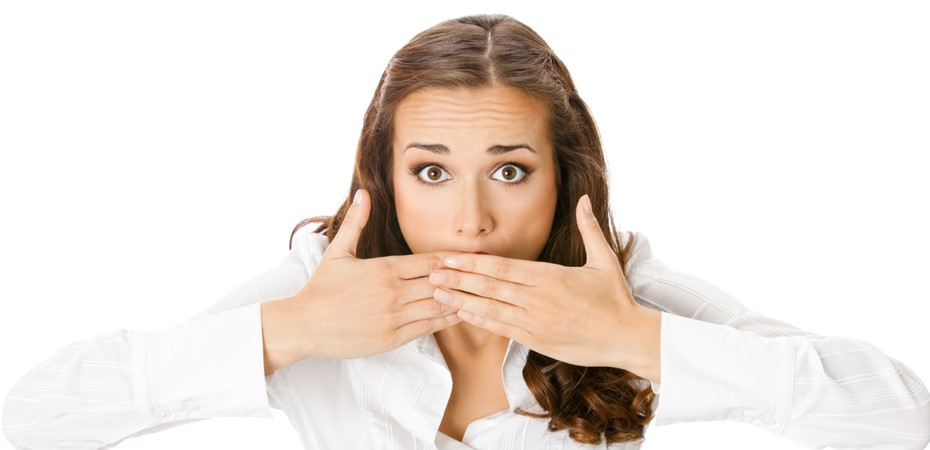 Jak se zbavit nepříjemného pachu z úst a co je příčinou?